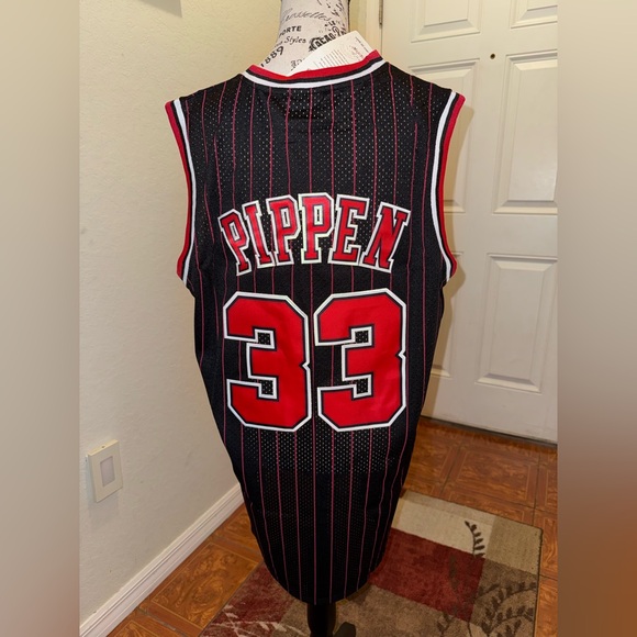 Mitchell & Ness Scottie Pippen 97-98 Bulls #33 Basketball Jersey Authentic- NWT - Picture 4 of 6
